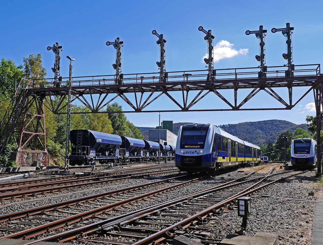 Budowa wiaduktu nad CKM we Włoszczowie jako przykład bezpiecznej realizacji prac przy czynnej linii kolejowej